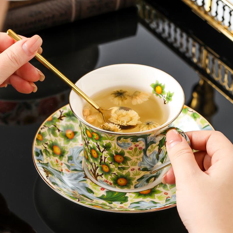 European Style Painted Flower Coffee Cup Luxury Gilded Exquisite Afternoon Tea Mug Birthday Gift Art Decoration Mug Home Decor