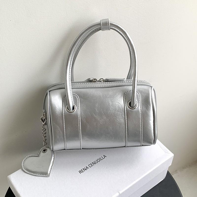 

2024 New Korean Style Personalized Women s Bag Cross-body High-end Caring Pendant Commuter Portable Bowling срібний