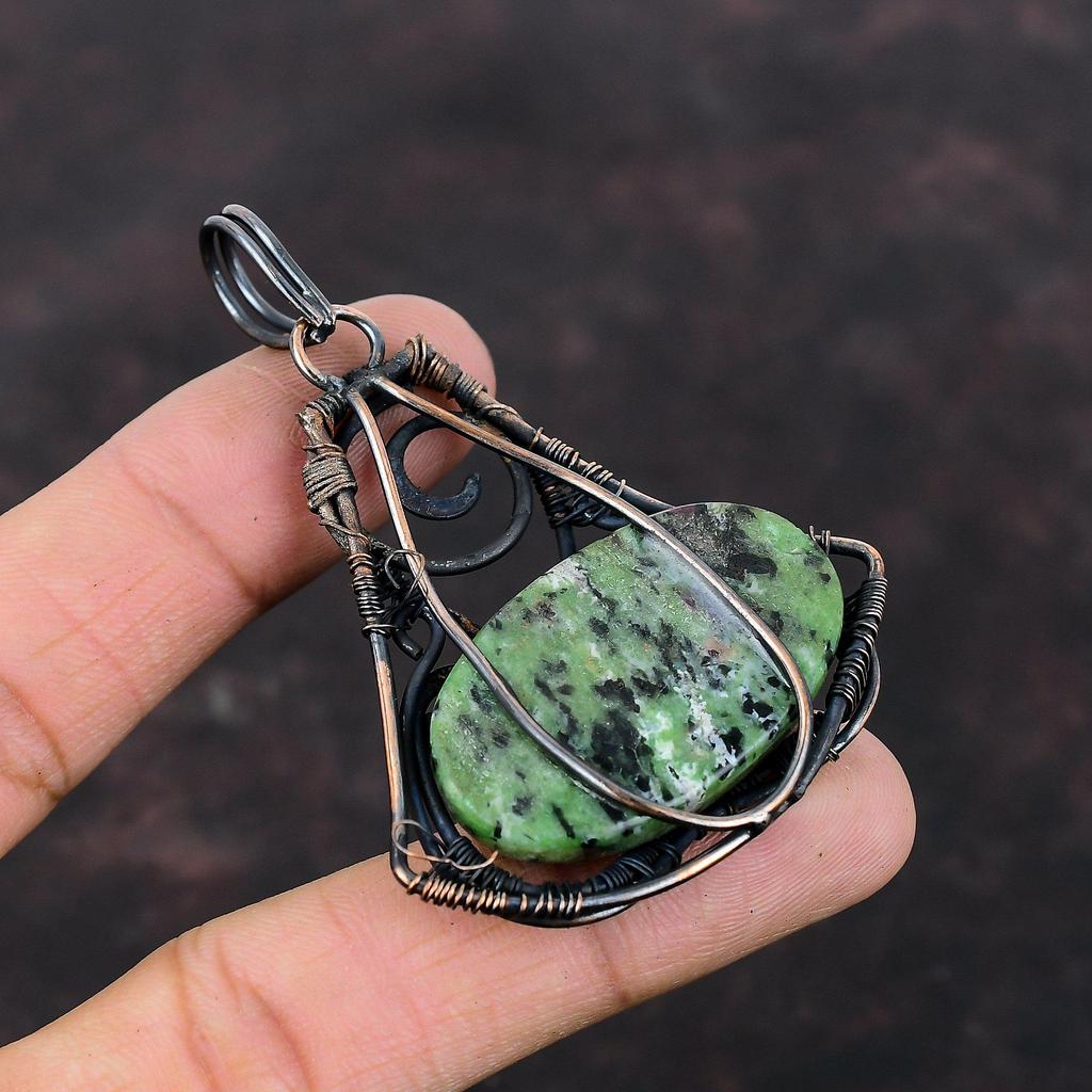 Rubin-Zoisit-Anhänger, Kupferdraht gewickelter Anhänger, Hochzeitsschmuck, echter Edelstein-Anhänger, Kupferschmuck, handgefertigter Anhänger, besonderes Anlassgeschenk