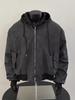 Stilvolle Herren-Kapuzenjacke aus gewaschenem PU-Leder - Robust, Fake-Zweiteiler-Silhouette, Maillard-Farbe.