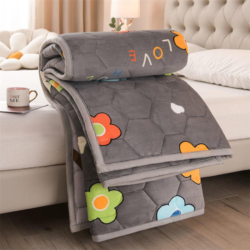 Warm Milk Velvet Mattress Twin Queen King Size Comfortable Soft Foldable Tatami Mattress Winter Single Double