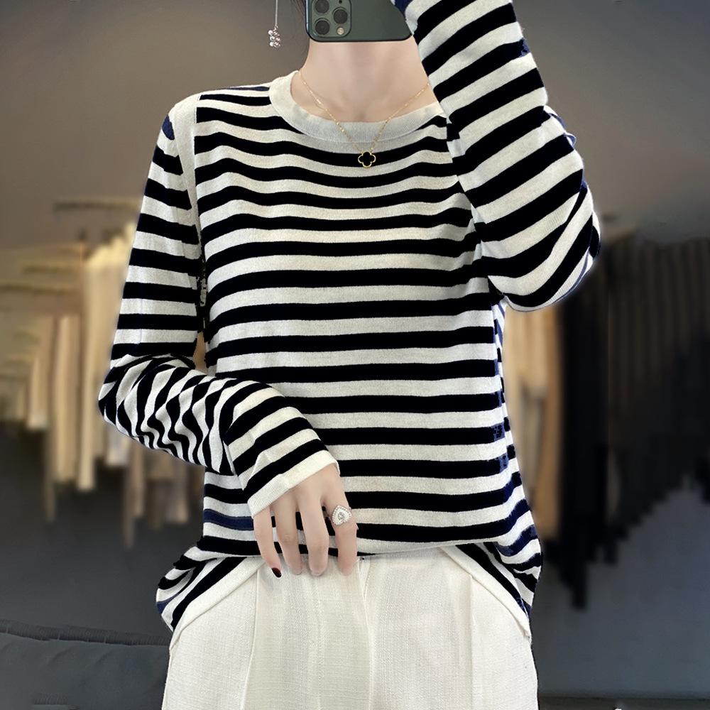 Loose Fit Striped Black & White Patchwork Long Sleeve T-shirt - Korean Style, Casual Plus Size Base Top for Autumn