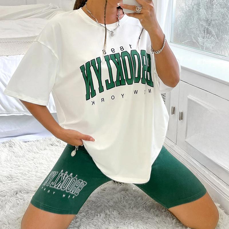 Vêtements de détente décontractés pour femmes: Ensembles pullover, pyjamas, t-shirts amples, shorts moulants et vêtements d'intérieur ajustés