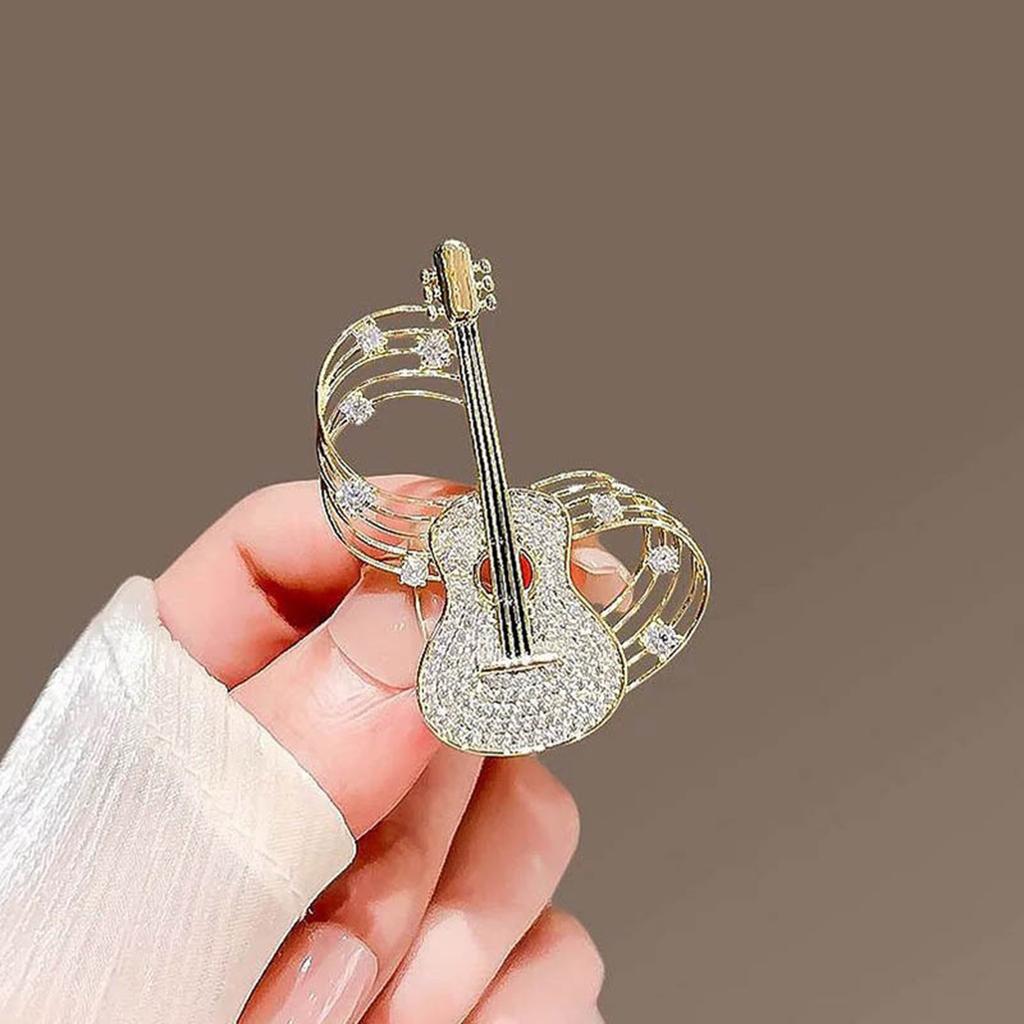 Stilvolle Gitarren-Musiknoten-Brosche mit Strasssteinen Legierung Goldton Anstecknadel Schmuck für Musiker Konzert Party Accessoires