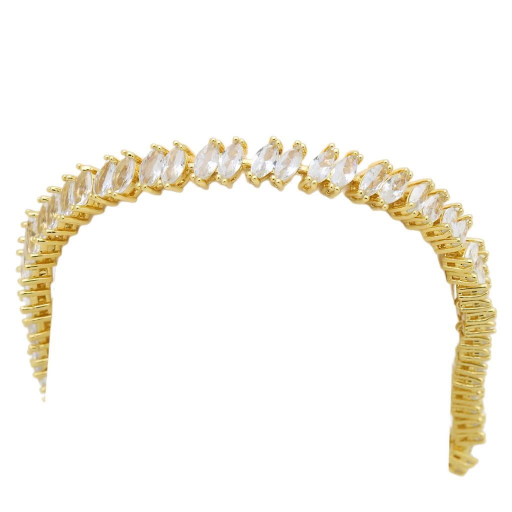 Personalized Light Luxury High-End Copper Gold-Plated Hollow Heart-Shaped Love Zircon Pig Nostril Strap Bracelet