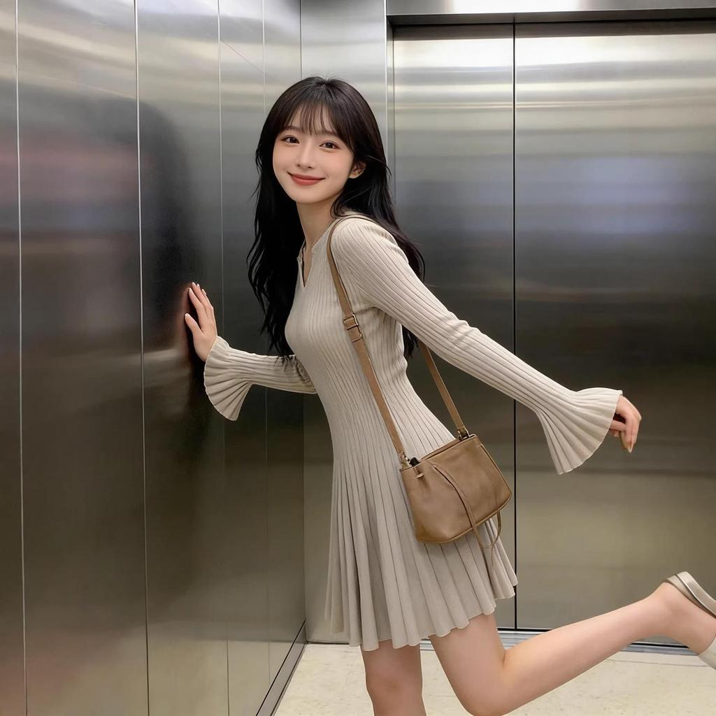 2026 Spring French-Inspired Women's Knit Dress: Long Sleeve, Waist-Cinching, Slimming Short Skirt