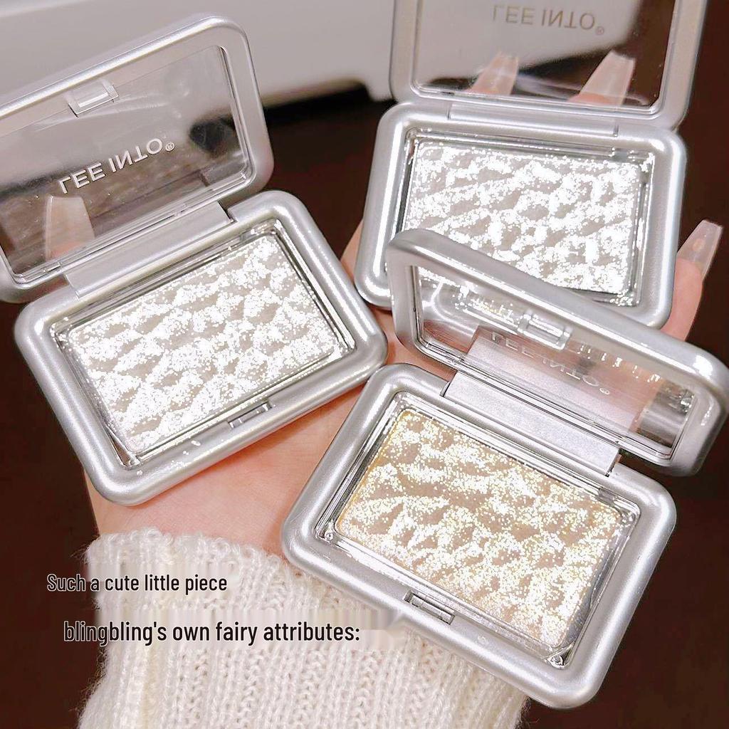LEEINTO Dreamy Ripple Highlighter: Natural Shimmer Blush for Contouring and Body Brightening.