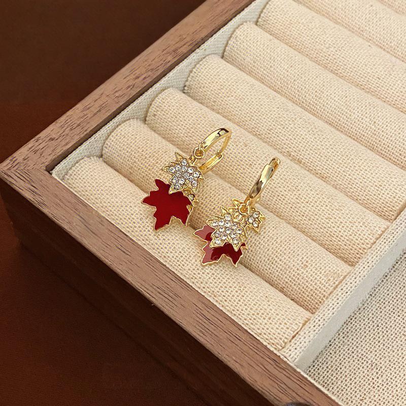 New Year Angora Red Maple Leaf Rhinestone Ear Cuff - Elegant & Stylish Drop Earring In Retro High-End Niche Style