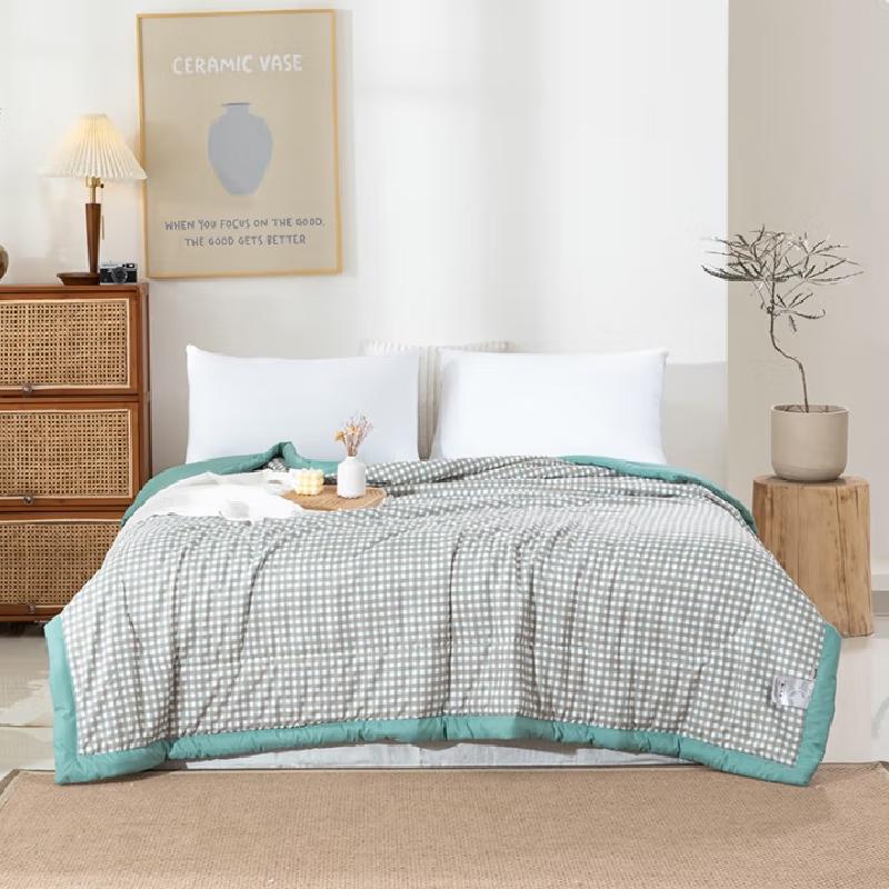 

Muji Elegant Soft Feather Silk Duvet