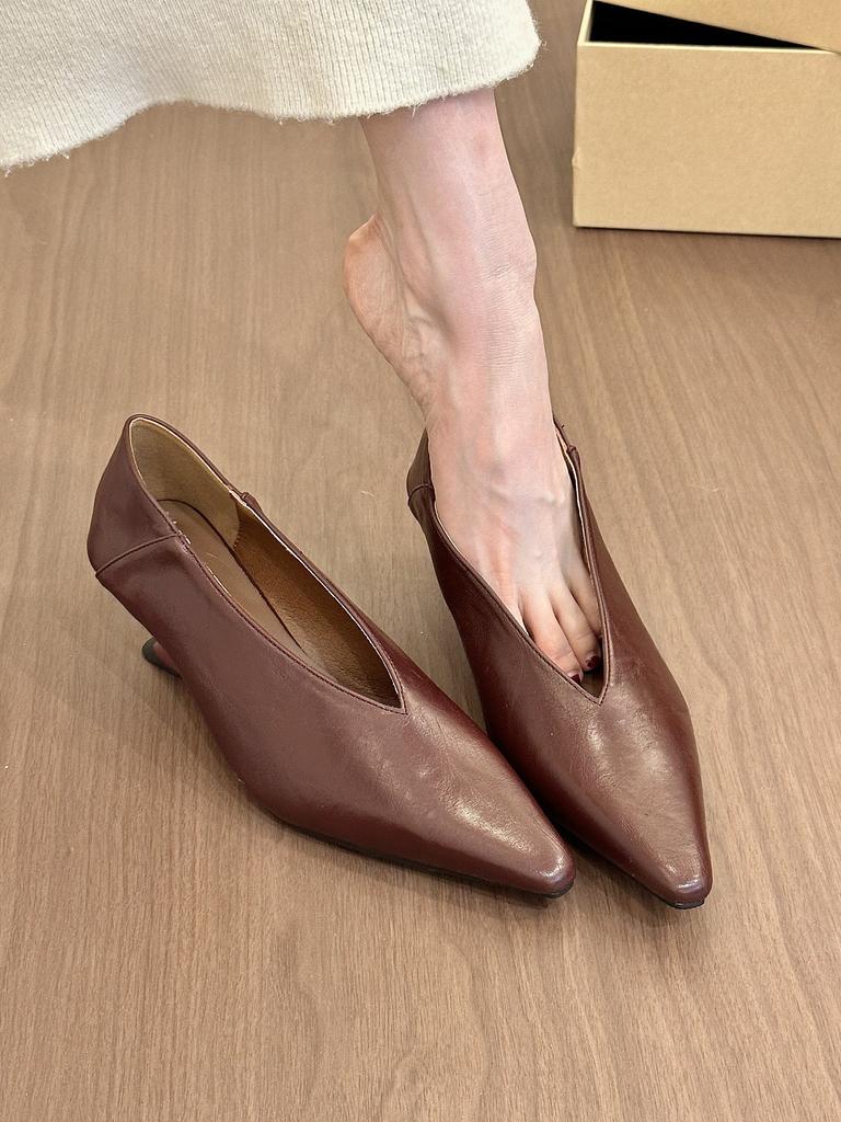 Trendy ins! Temperament pointed head shallow mouth bevel heel single shoes women's autumn and Korean version simple commuting thick heel single shoes