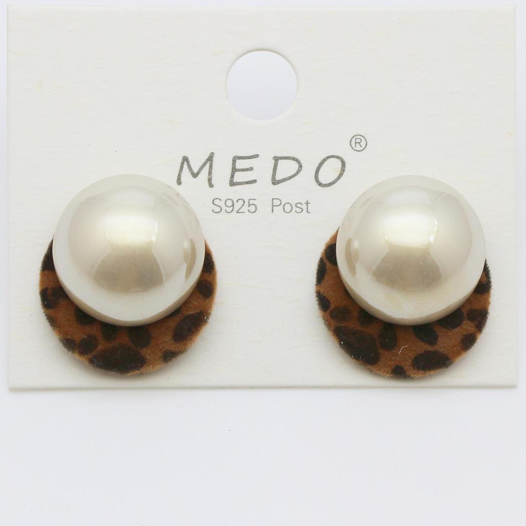 Retro Silver Needle Stud Earrings: Exaggerated Leopard Print with Pearl, European & American Hong Kong Style, Light Luxury Flocked Design