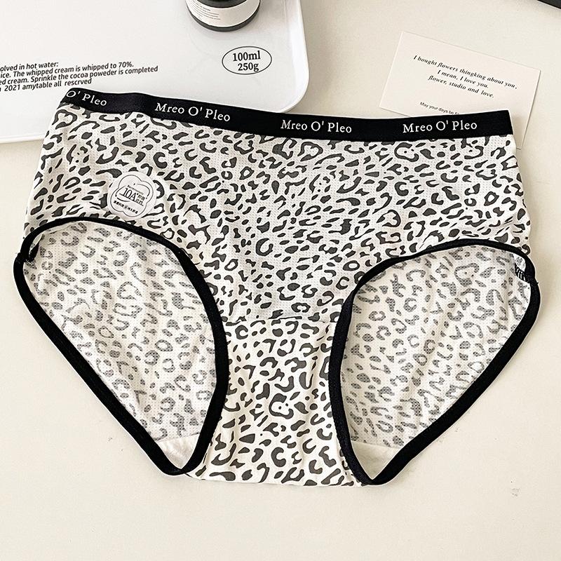 Women's Spring Summer Leopard Print Anti Bacterial Breathable Mid Waist Panties