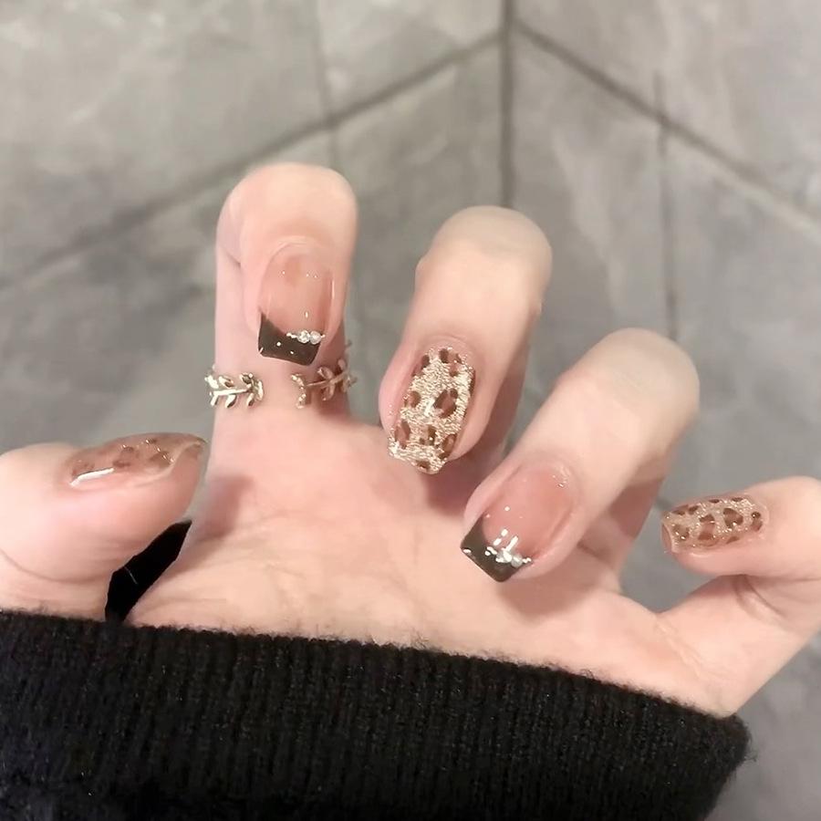 

30-Piece Autumn/Winter Leopard Print French Black Press-On Nail Tips