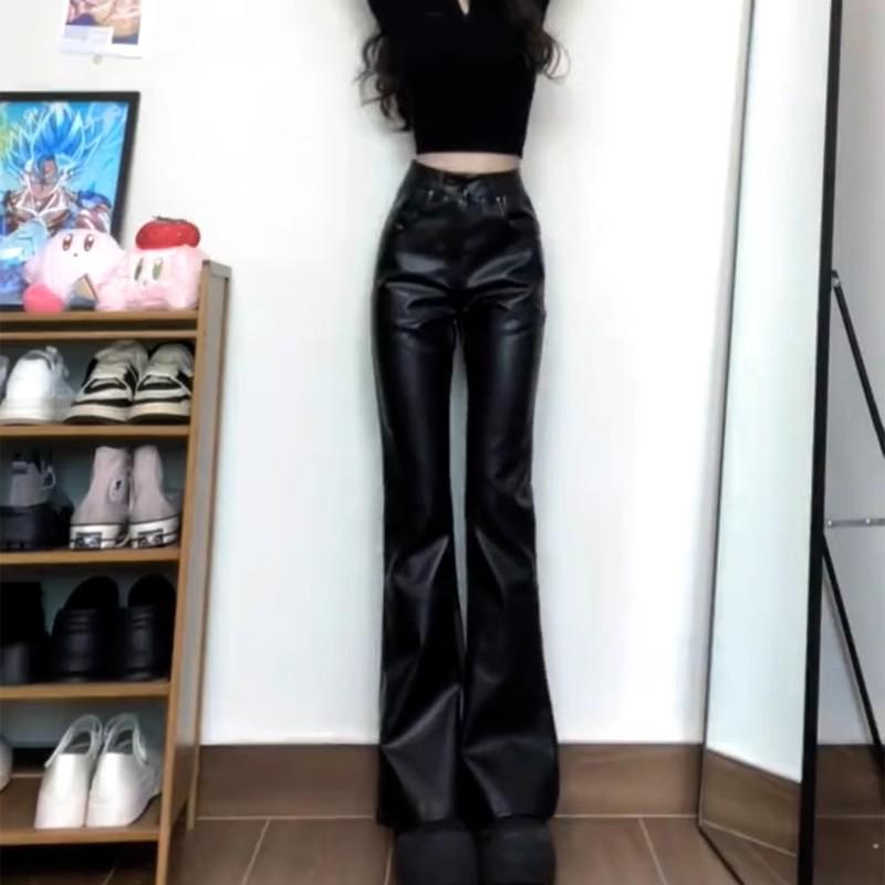 Damen High-Waist PU-Leder Micro-Flare Hose, Große Größen, Schlankmachend, Schwarz, Herbststil, Bodenlang.