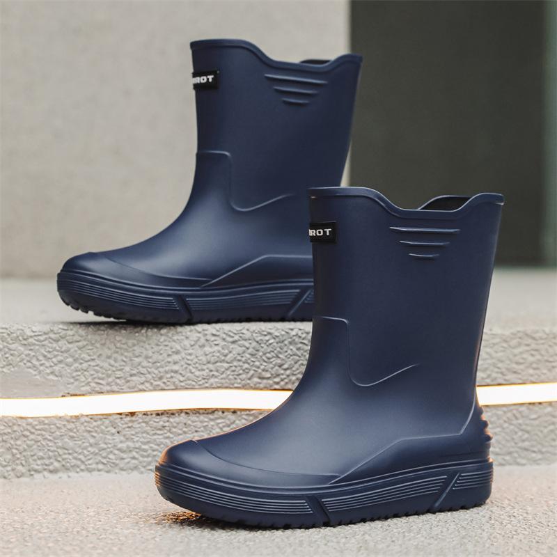 Rain shoes men's new medium tube non-slip waterproof shoes fashionable outdoor water boots warm short tube rubber shoes men