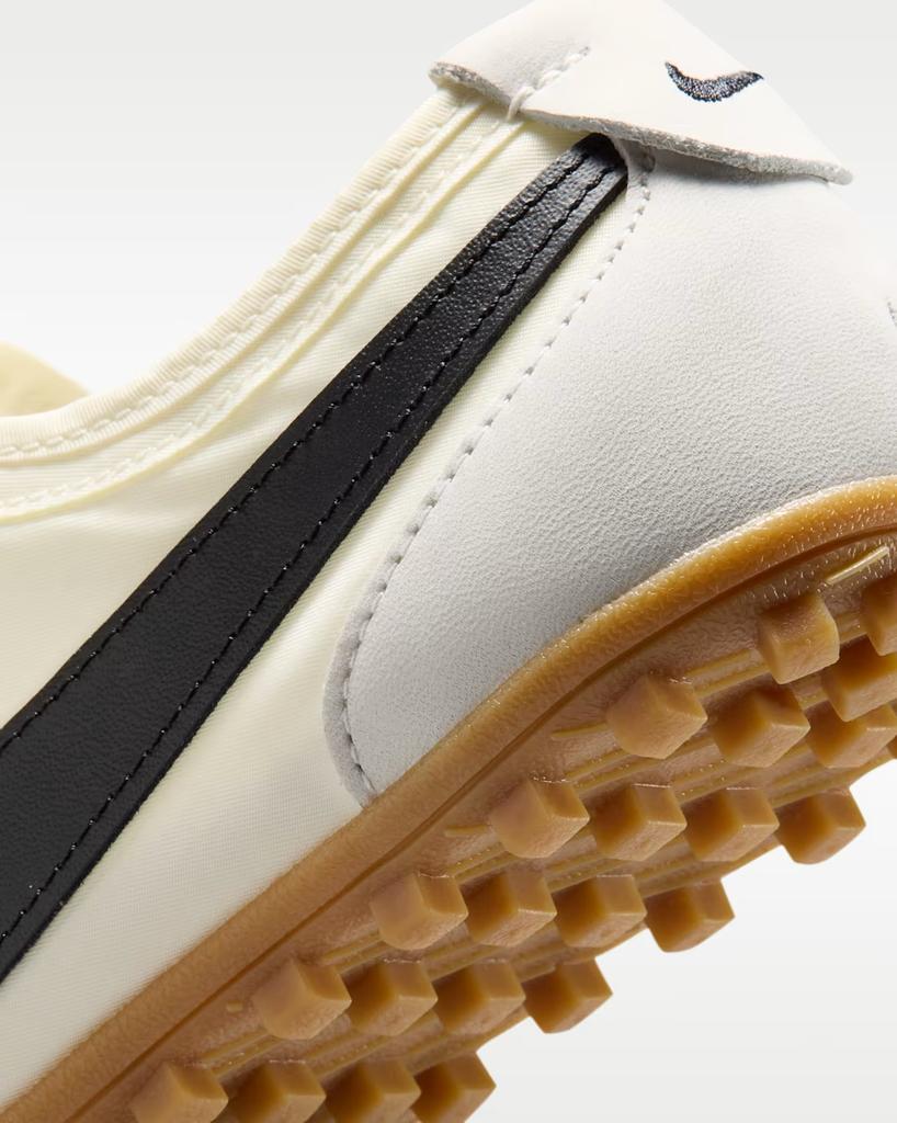 IW0955-101 Nike Moon Shoe OG Sail Black (Women's)