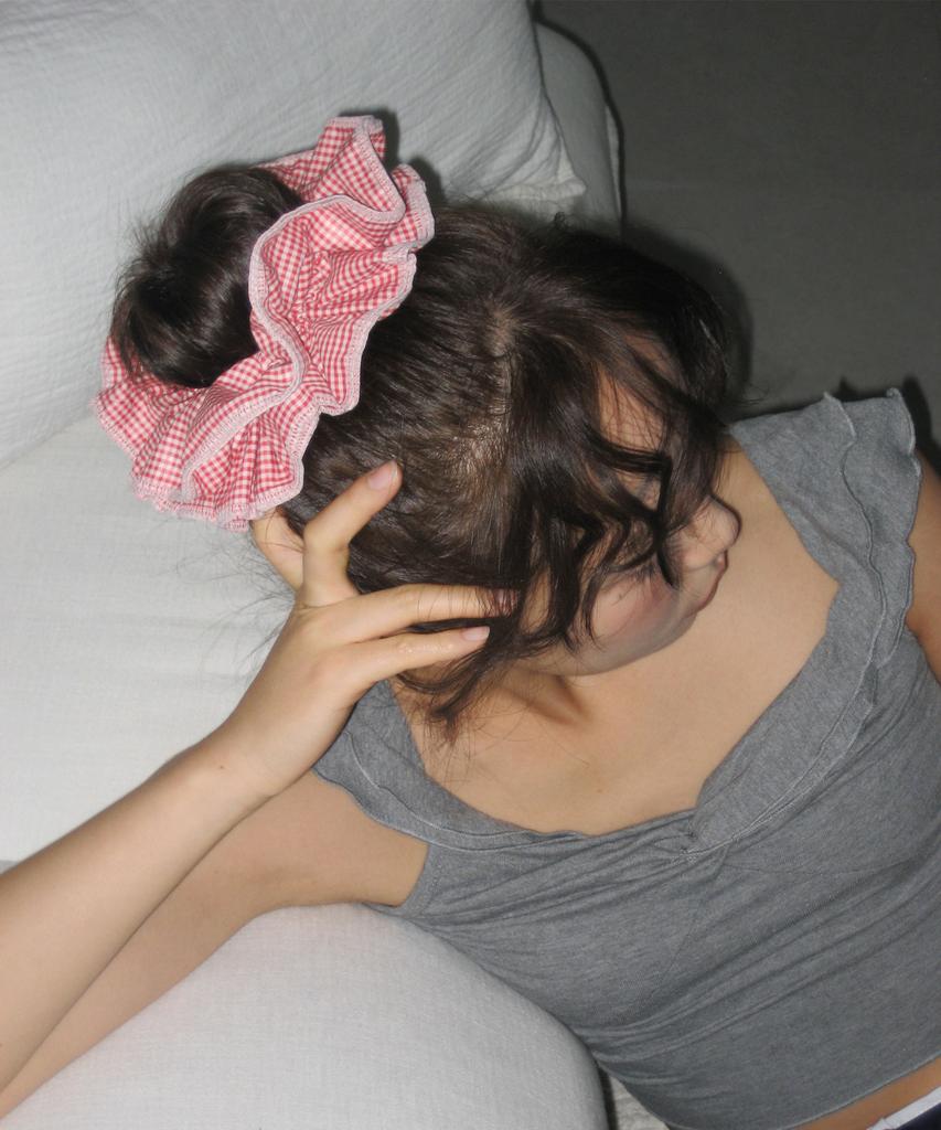 It Doesn'T Matter Ruffle Check Scrunchie (Red)