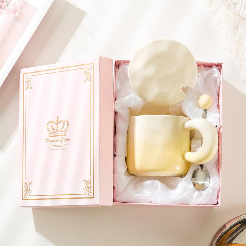High Value Gradient Ceramic Cup Niche Design Sense Mug with Lid Spoon for Girls Coffee Cup Couple Drinking Water Cup