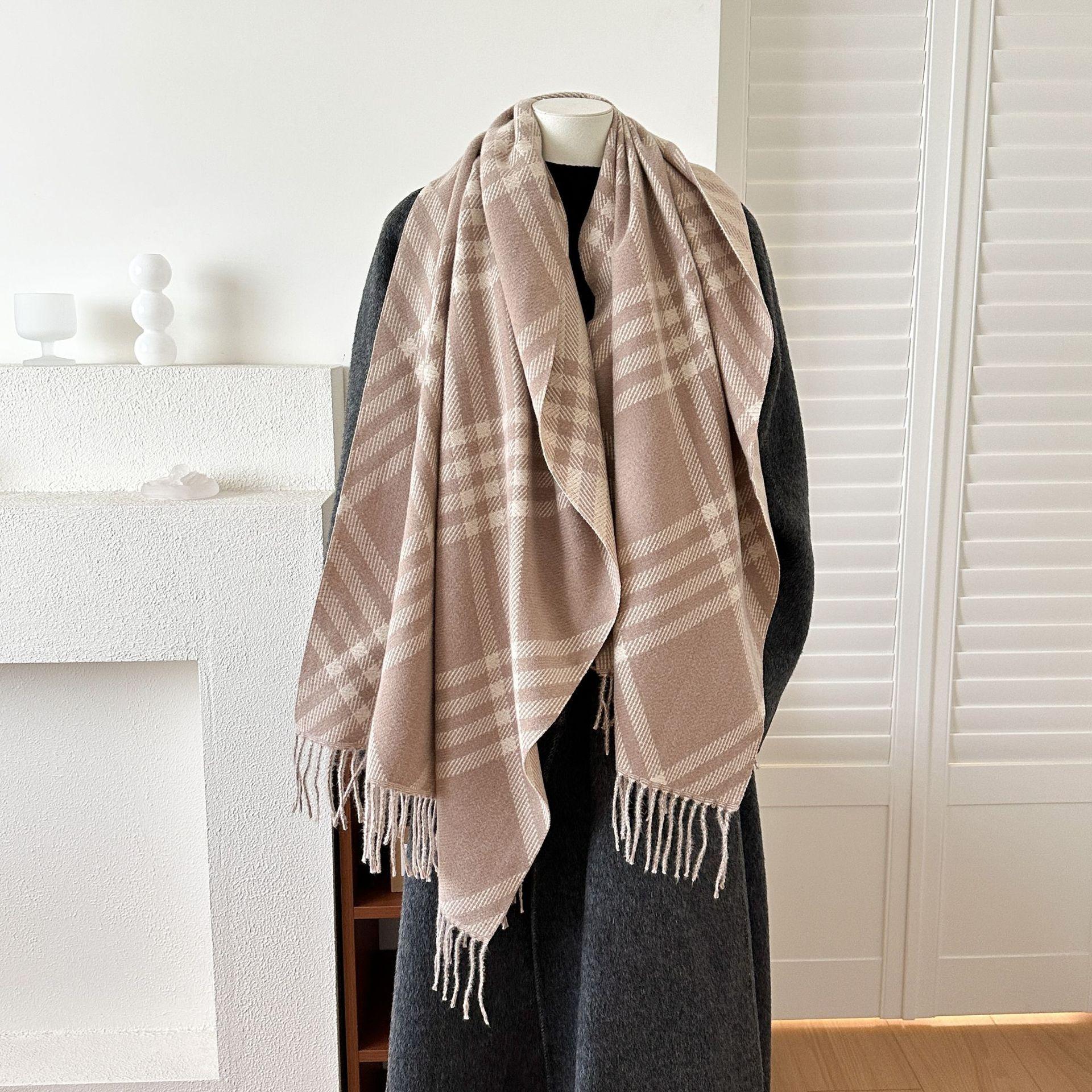 

Women S Retro Plaid Scarf - Geometric Pattern, Warm Fashion Winter Accessory for Casual or Formal Attire 65-190CM