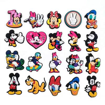 Charmante Cartoon Mickey & Minnie Schuhdekorationsschnallen - Niedliche Blume & Persönlichkeit DIY-Accessoires