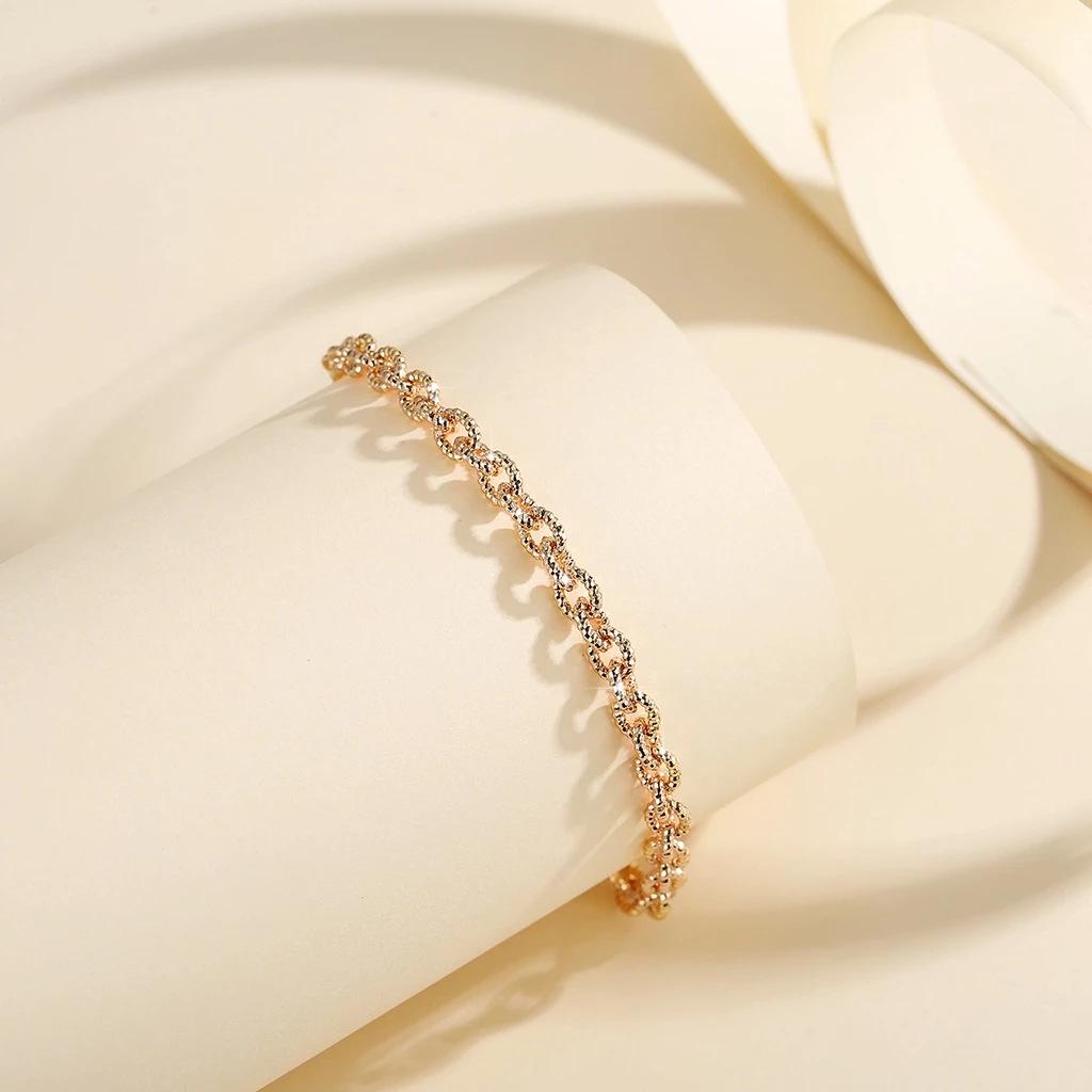 Stylish Cuban Chain Gold-Plated Bracelet - European & American Fashion