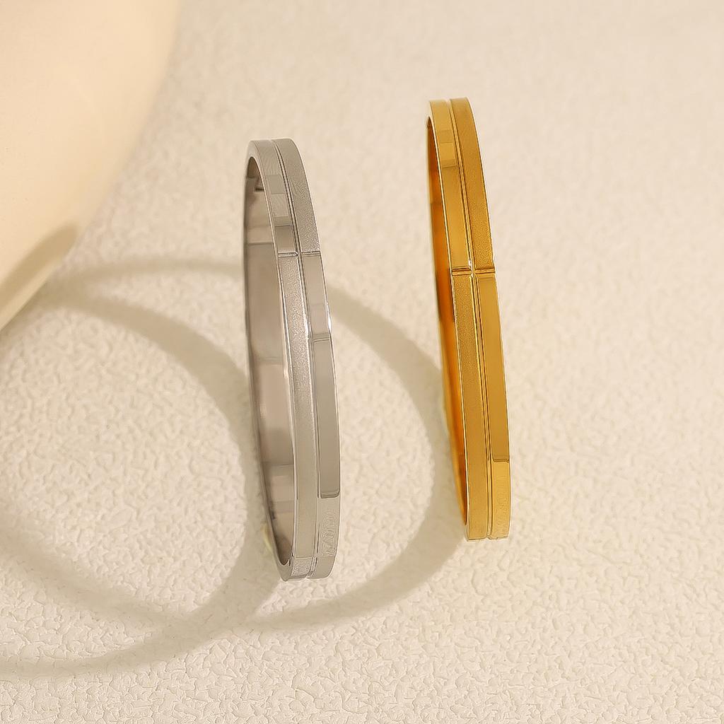 Armband i rostfritt stål med slät parspänne, Enkelt och avancerat utseende, Rund enfärgad ring, Titanstålsarmband som inte bleknar