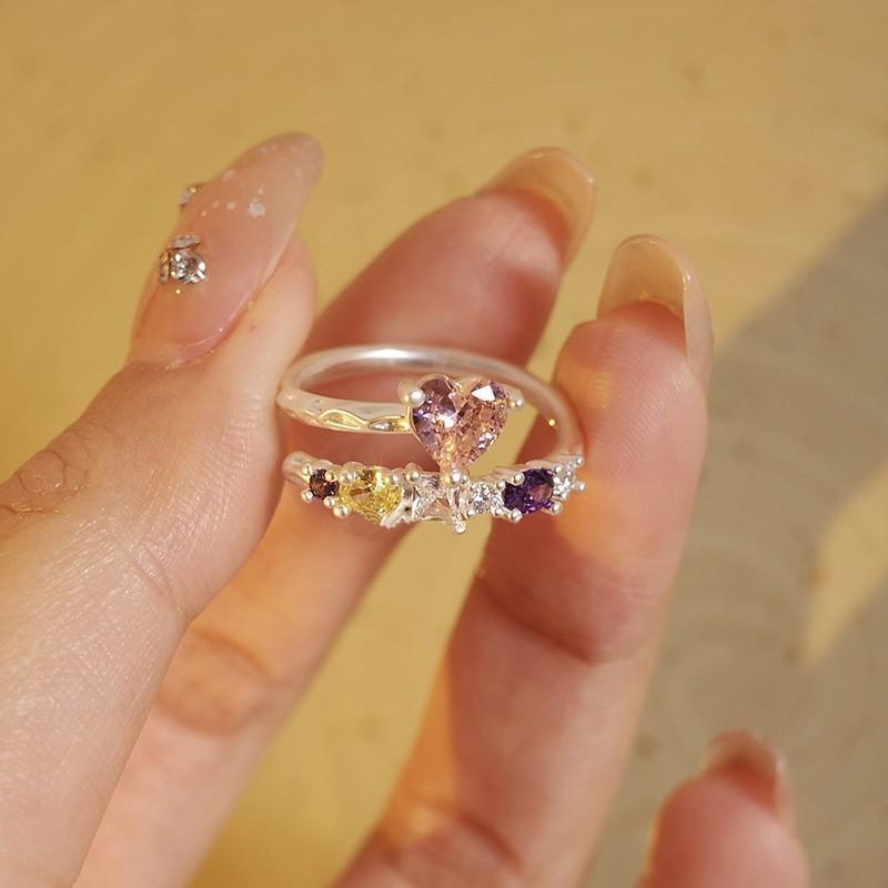 Layer Fashionforward Double Ring With Stunning White Shell Detail And Adjustable Size