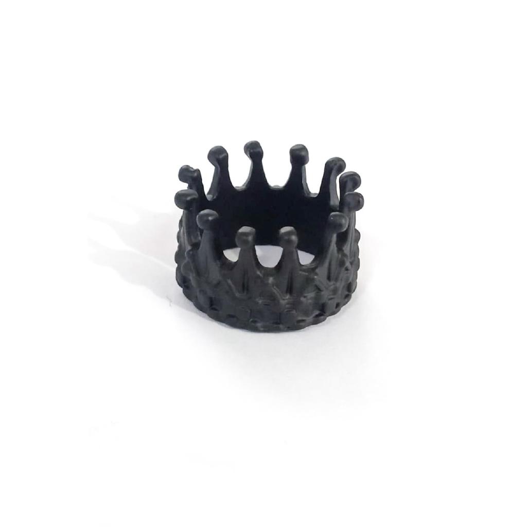 Posrebrzany regulowany pierścionek rycerski z koroną