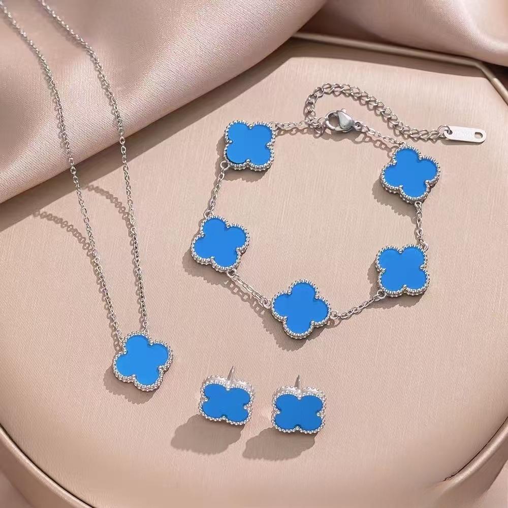 

15mm Four-Leaf Clover Necklace Set for Women Titanium Steel Colorfast Stylish Versatile Collarbone Chain Popular Style Elegant Bracelet and Earrings синій