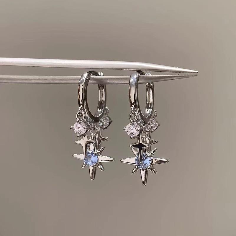 Blue Zircon Star Ear Cuff: Elegant & Versatile Light Luxury Earrings for a Fashionable Commute.