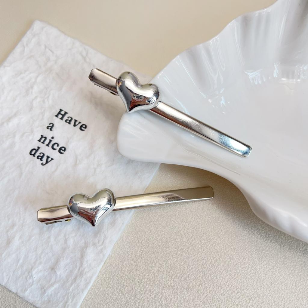 Exquisite Minimalist Heart-shaped Hair Clip