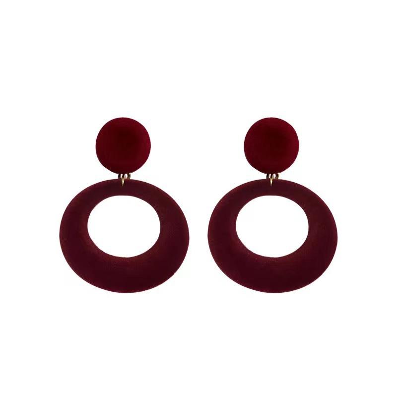 Light Luxury Retro Burgundy Velvet Earrings Hong Kong Style Geometric Round Circle Plush Earrings Femininity Stud Earrings
