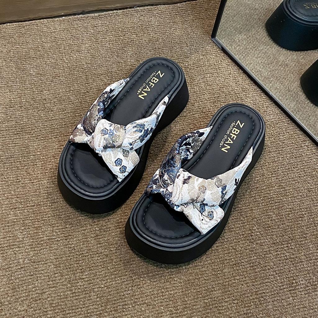 National Style Cool Slippers Female Summer Wear 2025 New Fairy Style with Skirt Thick-bottomed Beach Slippers Fashion One-word Drag