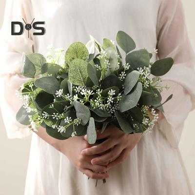 7Pcs Artificial Eucalyptus Leaves Branch with Stem Realistic Reusable Faux Green Plants Greenery Home Table Decoration Photo
