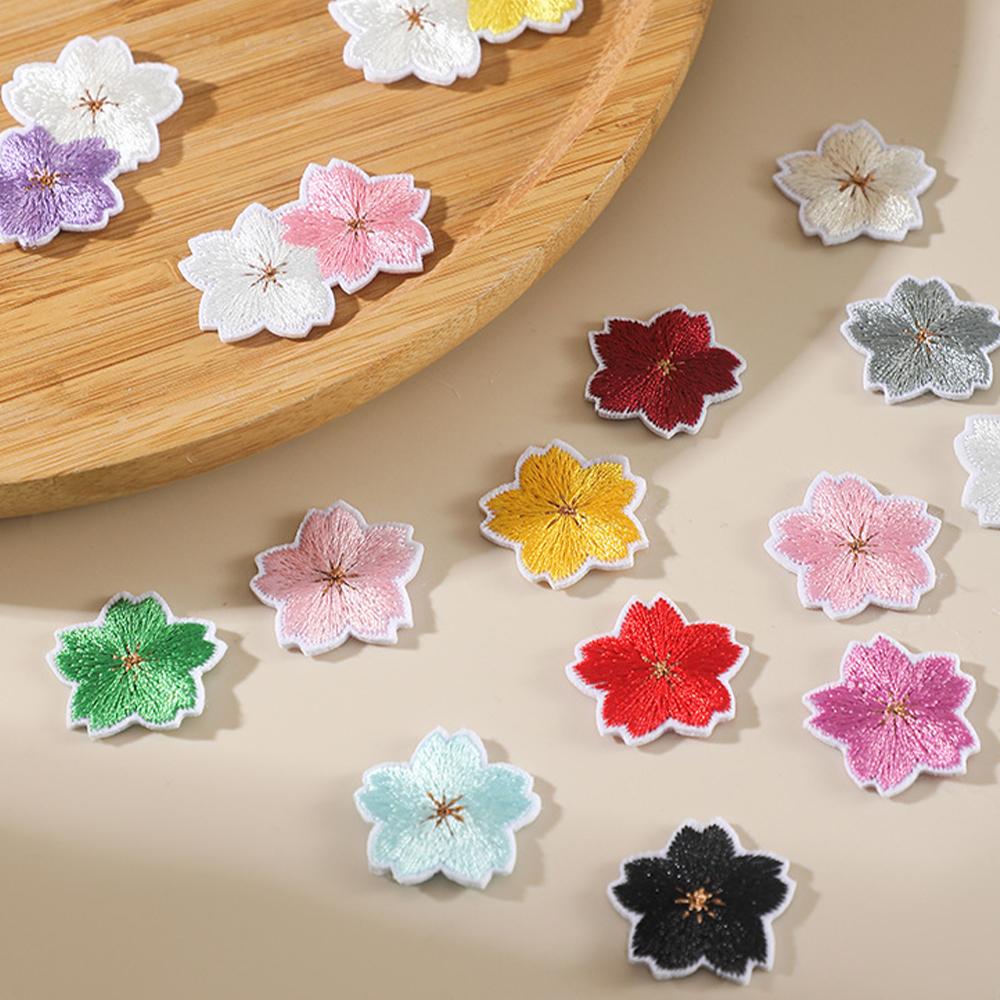 8PCS Flower Embroidery Patch Iron-On Patch Sew-On Patch, 2.6cm Hot Melt Adhesive Mini Floral Applique for Clothes, Bags & Hats