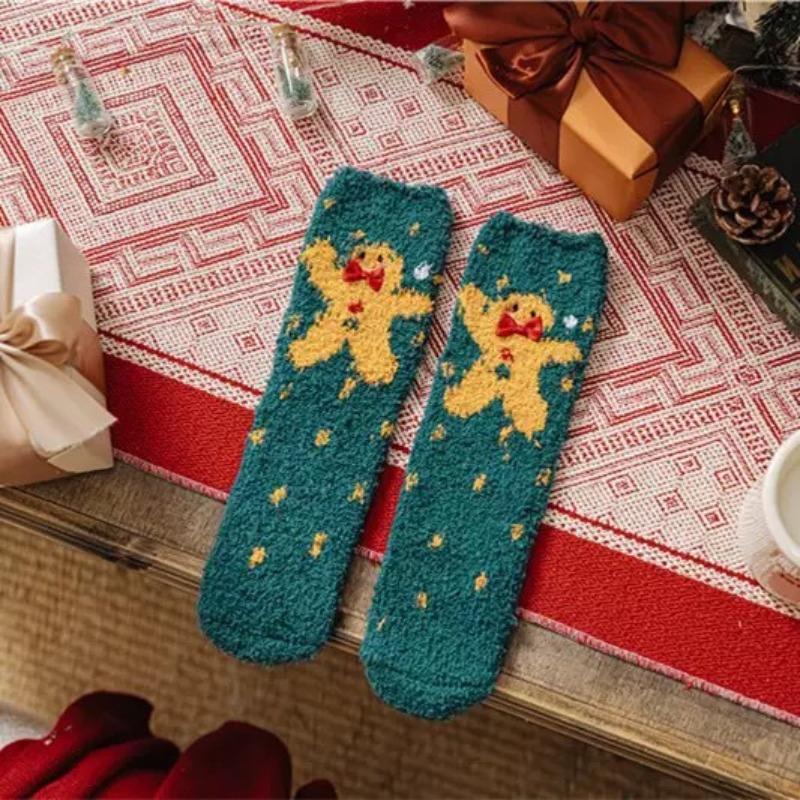 Herbst- und Winter-Weihnachtssocken für Damen: Nicht fusselnde Korallenfleece-Socken, Verdickte warme Cartoon-Halbfleece-Mittelwaden-Socken, Bodensocken