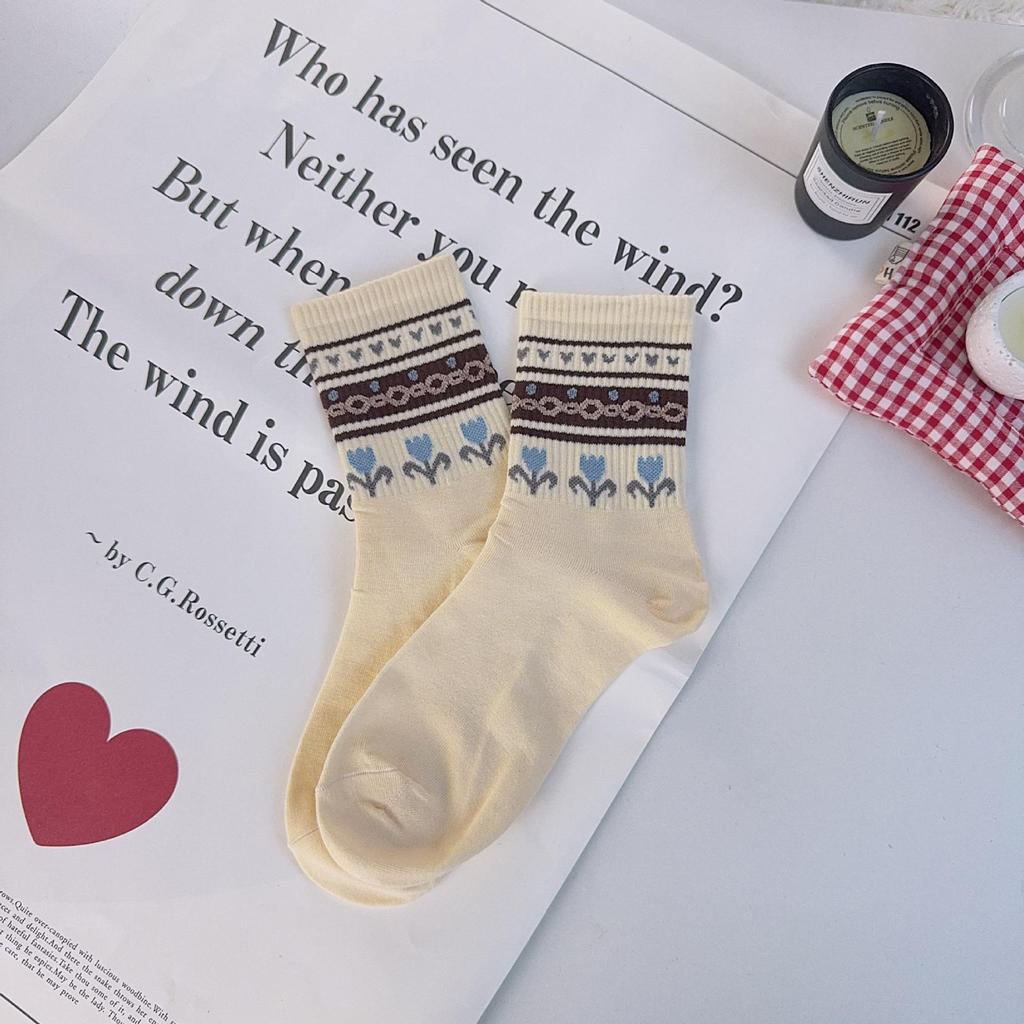 Women's Retro Fair Isle Mid-Calf Slouch Socks: Warm Ethnic Style for Autumn & Winter