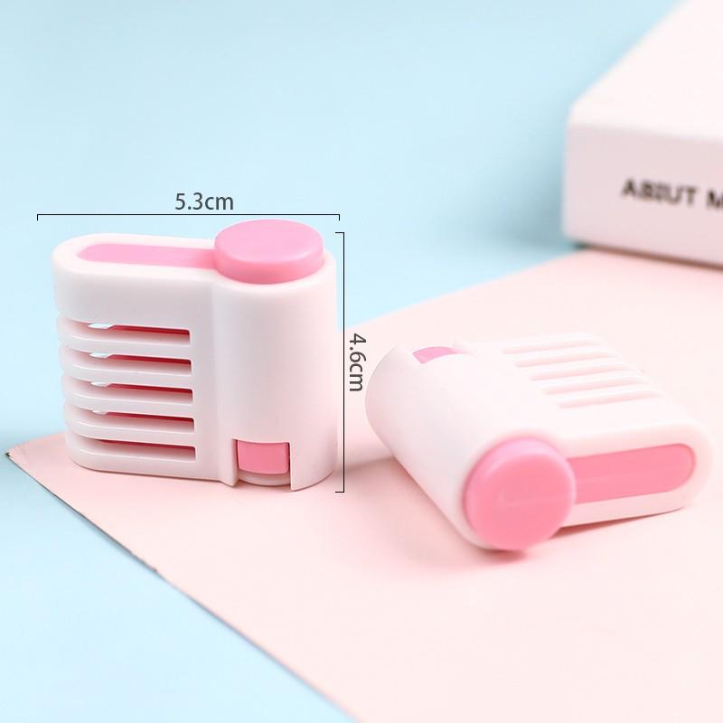 

Adjustable ABS Plastic Bread & Cake Slicer with 5-Speed Settings