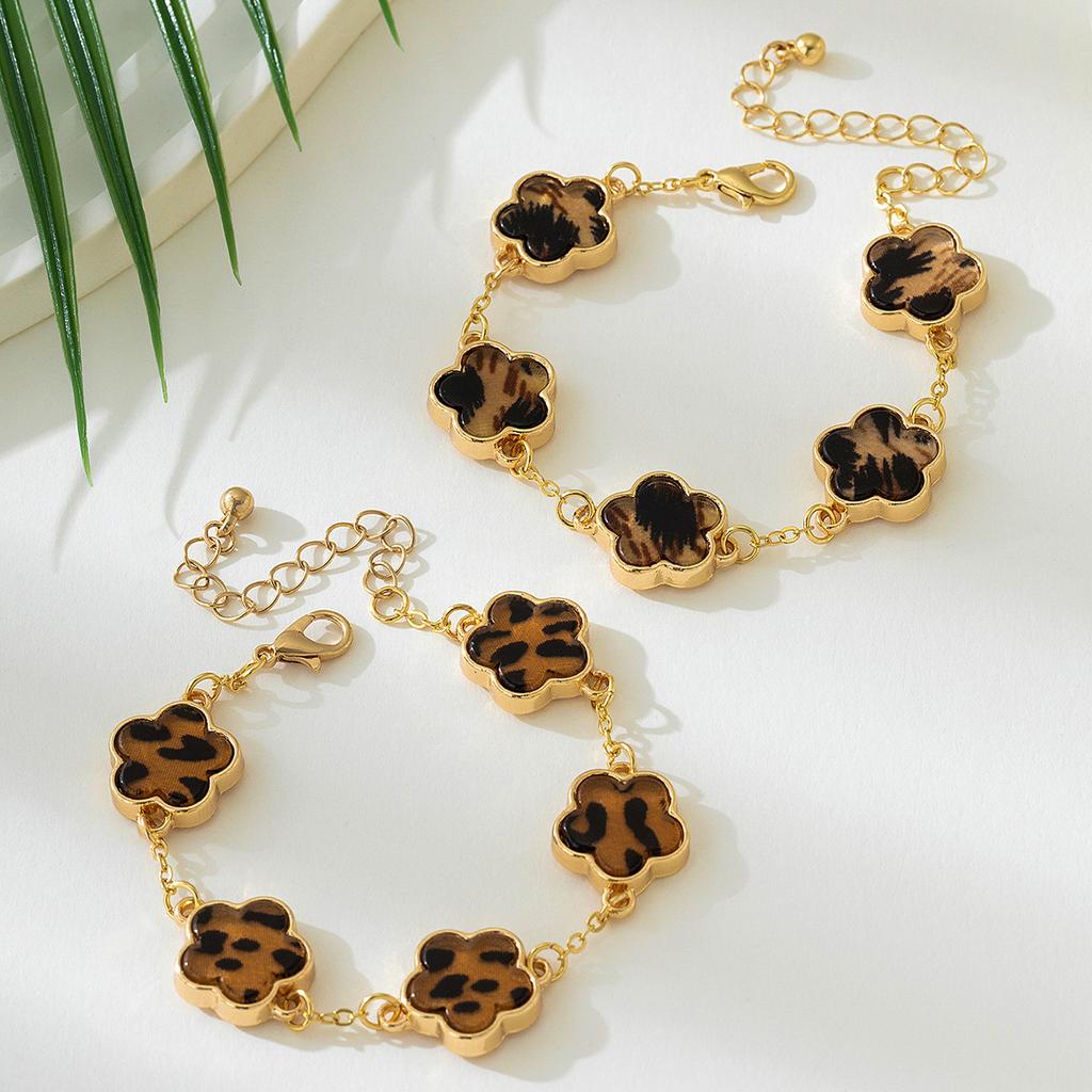 Stylish And Elegant Lucky Five-Petaled Flower Bracelet Female, Five-Leaf Flower
