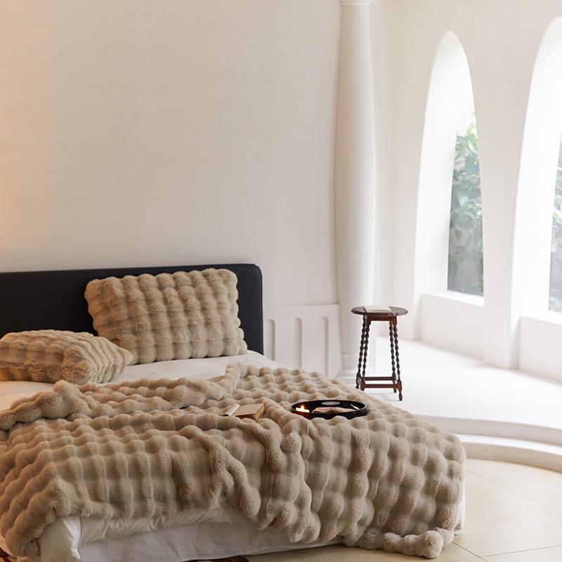 

G5Z Nappa Fur Sofa Blanket: Soft, Warm, Plush Rabbit Fur, Thickened for Autumn & Winter Comfort. 100*160cm ~1.9kg