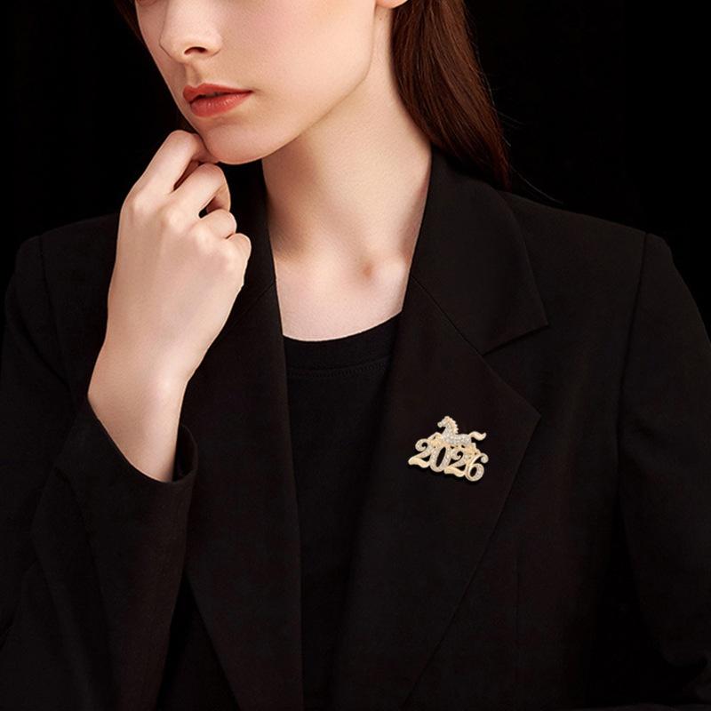 Exquistie Luxury 2026 Year Of The Horse Design Brooches Women Coat Jewelry Accessories Gift