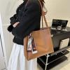 Large capacity leisure 2025 early autumn new texture fashionable solid color retro silk scarf foreign style commuter tote shoulder bag