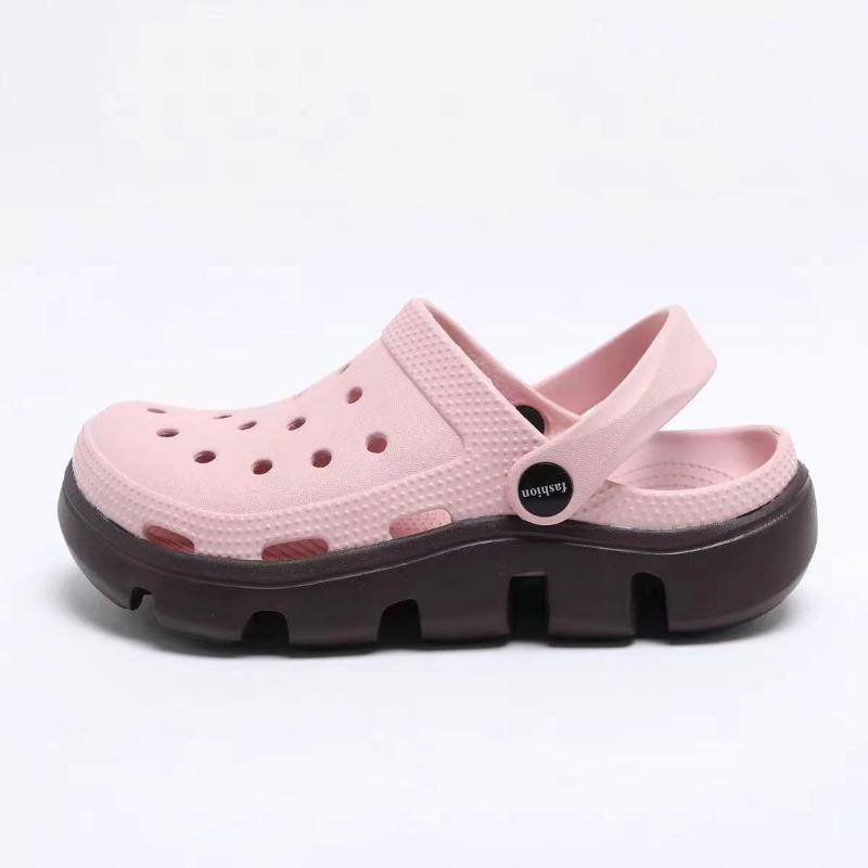 Couple sandals are comfortable and versatile for summer travel, breathable, wear-resistant and non-slip, six-color optional hole shoes