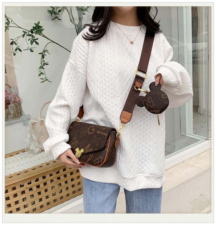 Fashion small square bag, Internet celebrity letter change bag tide.