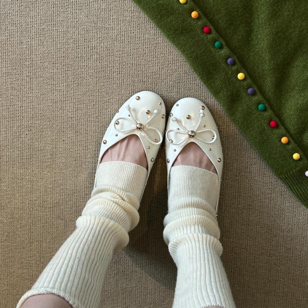 New Women Flat Shoes Autumn Round Toe Shallow Mouth Patent Leather Butterfly Knot Rivet Casual Shoes Soft Sole Single Shoes