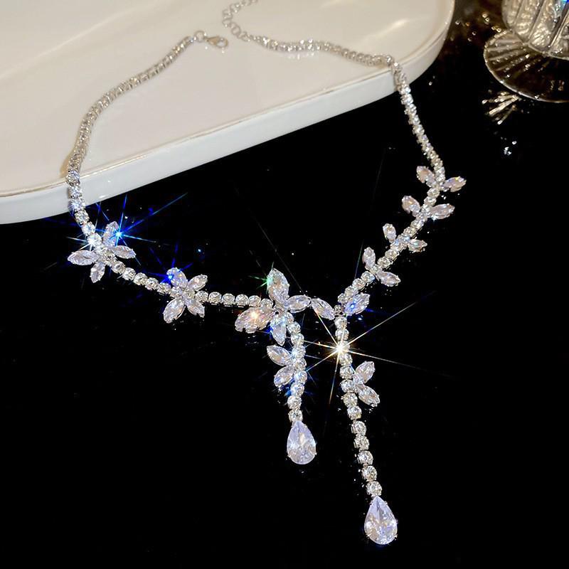 Retro Rhinestone Water Drop Tassel Pearl Necklace – Elegant Clavicle Chain Fashion Jewelry for Women