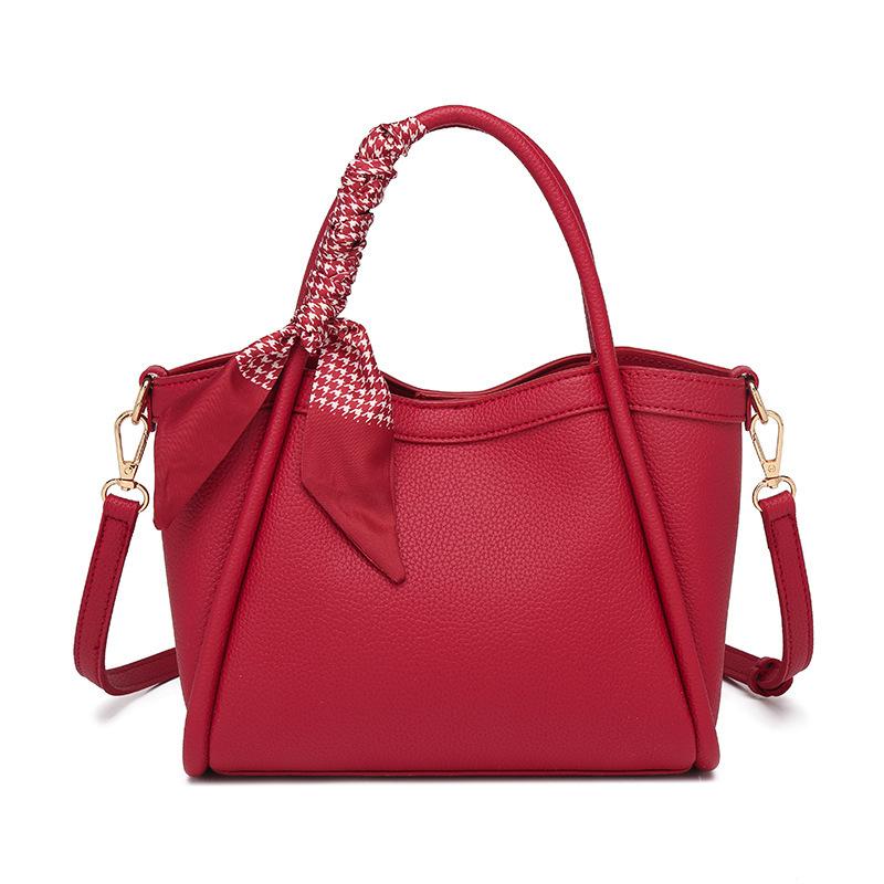 

Red bridal bag large-capacity handbag new high-end shoulder bag wedding engagement red envelope 26*10*17cm красный