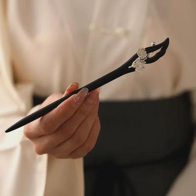 Haarnadel aus Sandelholz: Neues chinesisches Design, antiker Hanfu-Stil, hölzernes Haarschmuck.
