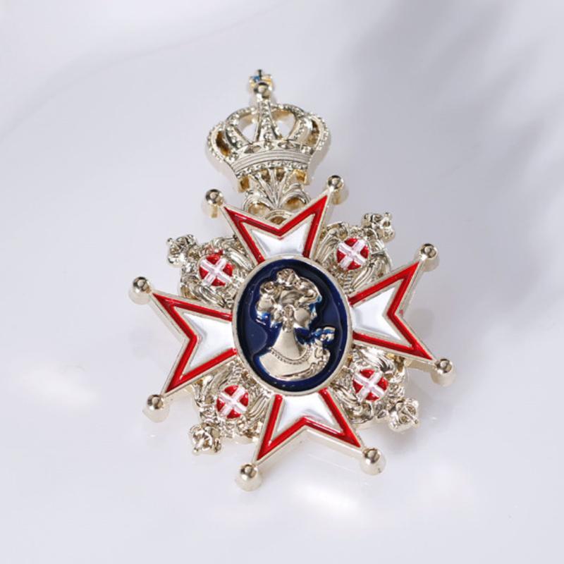 New Vintage Metal Badge British Crown Brooch Pin Retro Shield Medal Denim Pins for Backpack Accessories
