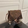 Yogodlns Lässige Koreanische Stil Quaste Umhängetasche Einfarbige PU-Leder Wildleder Handtasche Ethnischer Stil Bohème Stil Achseltaschen Reisen
